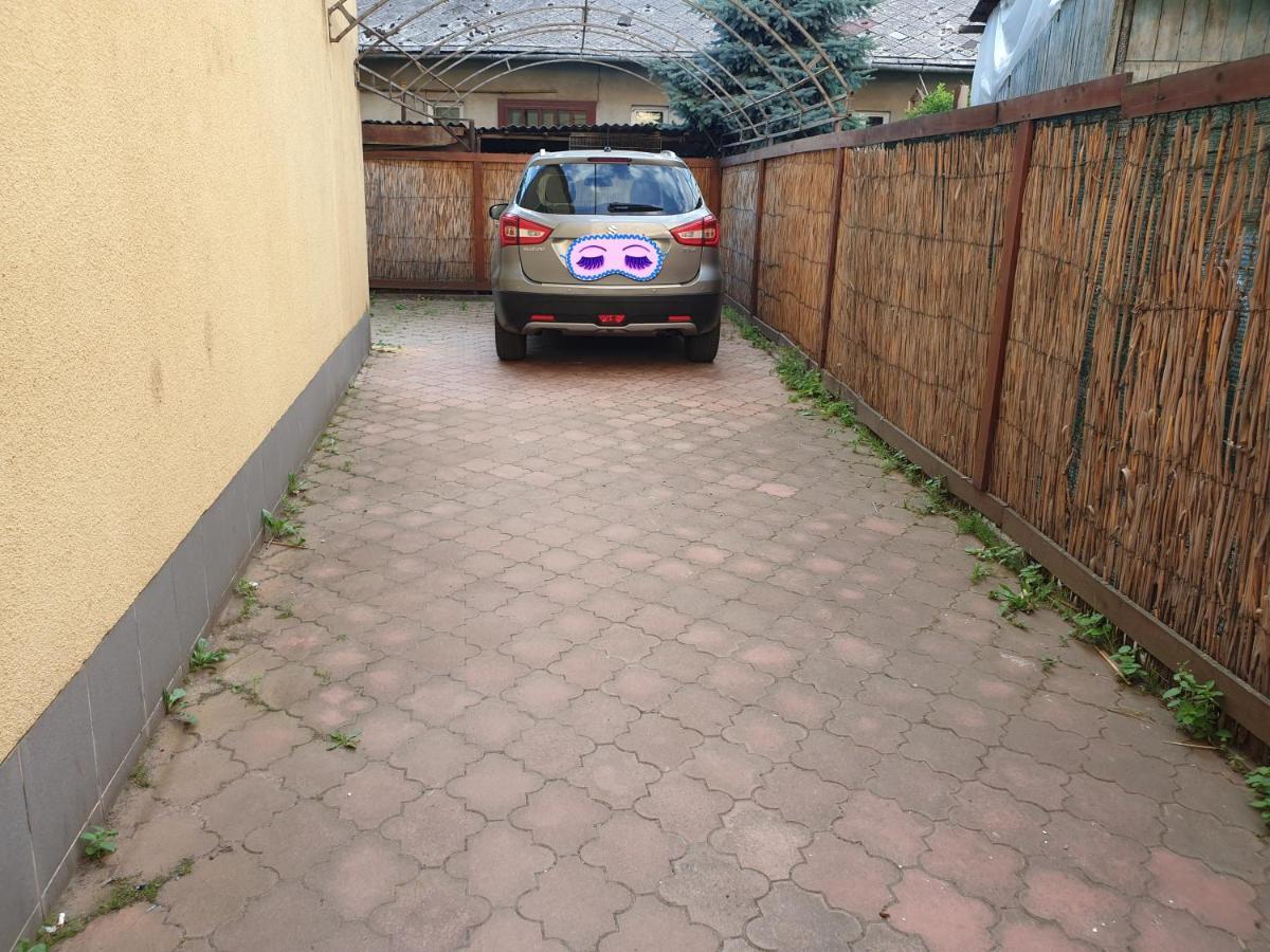 Мандри Хостел Uzhhorod Luaran gambar